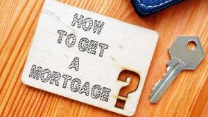 Foreign couple comparing mortgages in Egypt for foreigners and developer property payment plans