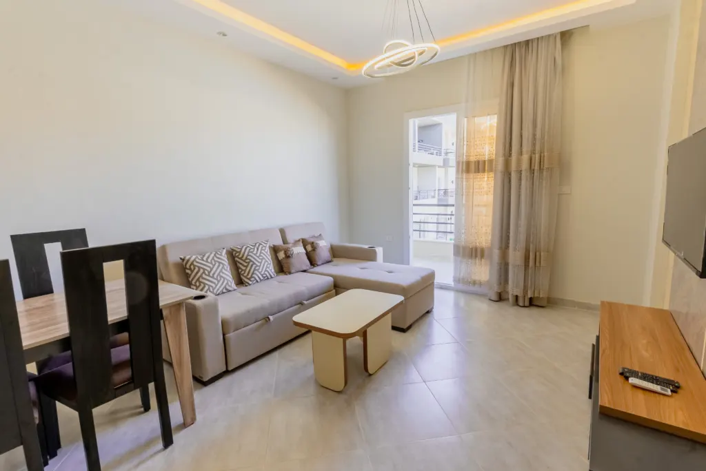 One-bedroom apartment at Panorama View, Sahl Hasheesh – living and dining area