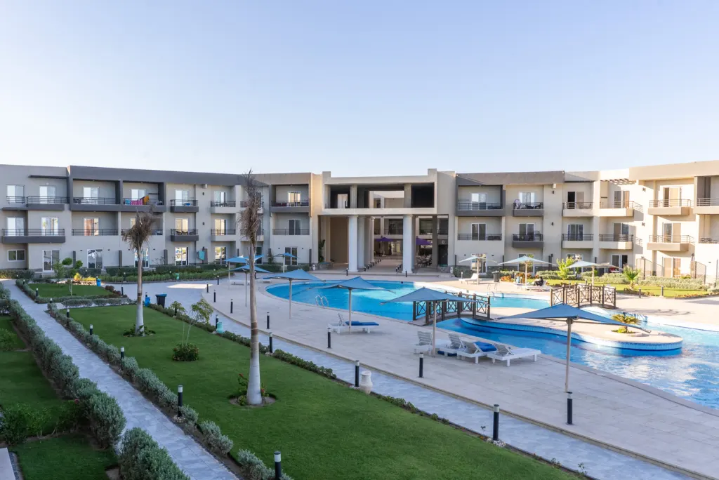 Panorama View resort in Sahl Hasheesh – swimming pools and apartment buildings
