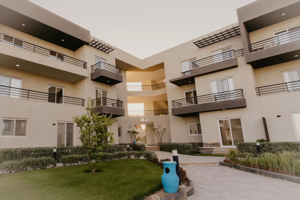 Panorama View resort in Sahl Hasheesh – swimming pools and apartment buildings