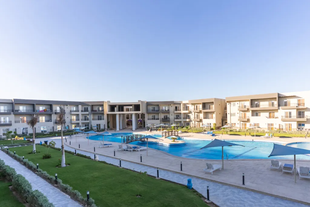 Two-bedroom apartment at Panorama View, Sahl Hasheesh – pool view from the apartment